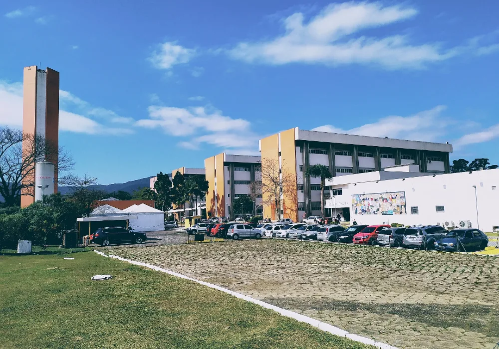 O Hospital Universitário da UFSC, na Trindade, em Florianópolis